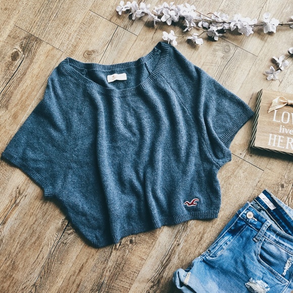 Hollister Sweaters - 2/$20 ❤️ Hollister Short Sleeve One Size Sweater